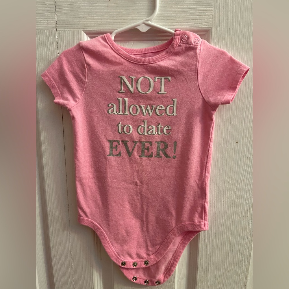 Garanimals bodysuit size 24 month good preowned condition.